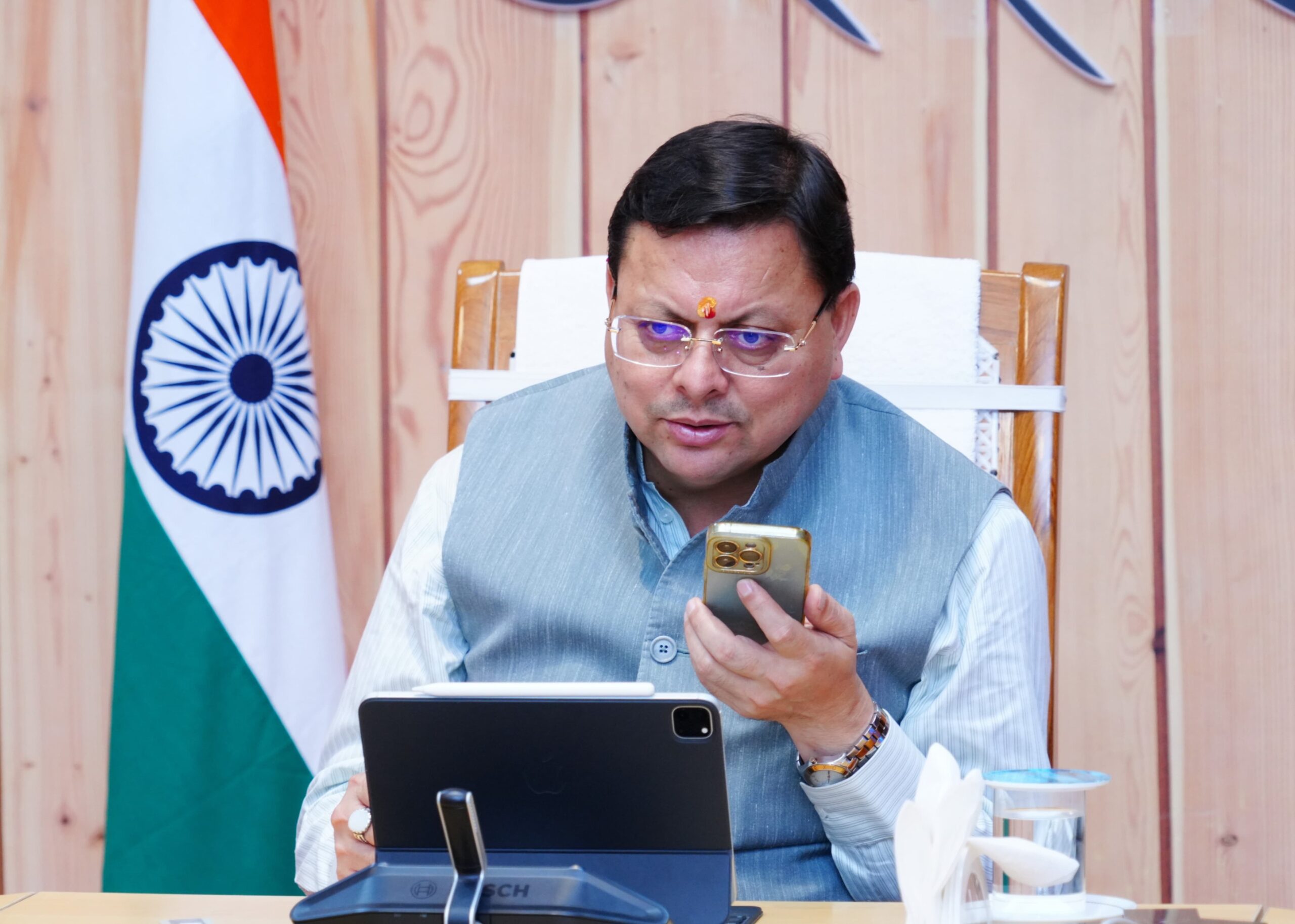 सीएम हेल्पलाइन की सक्रियता जांचने के क्रम में सीएम ने शिकायतकर्ताओं से की बातचीत