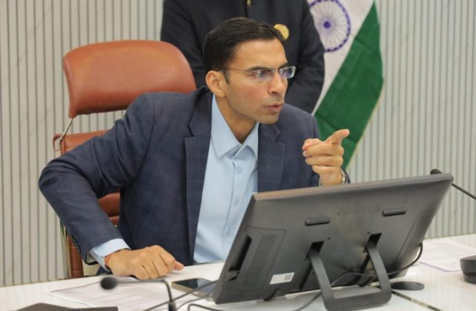 डीएम ने कसा 20 बड़े प्रतिष्ठानों पर शिकंजा, दिव्यांगों के नाम पर करोड़ों का फंड लेकर मुहं मोड़ने पर बैठाई जांच