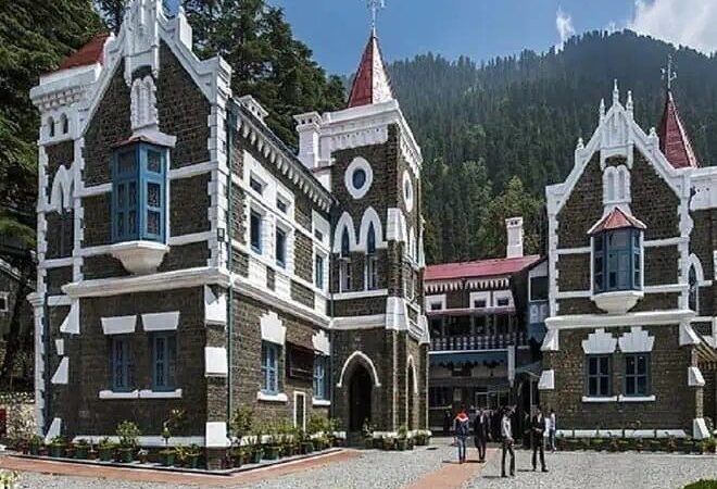 नैनीताल: नाबालिग से दुष्कर्म के आरोपी के बेटे को मिली प्रशासनिक राहत, ट्रांसफर आदेश से हटाई गई प्रतिकूल टिप्पणी