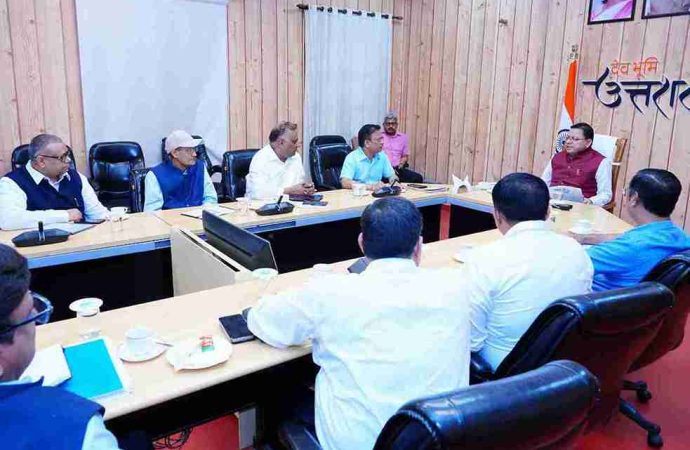 सरकारी भूमि में अतिक्रमण न हो इसके लिए मजबूत मैकेनिज्म बनाया जाए : मुख्यमंत्री