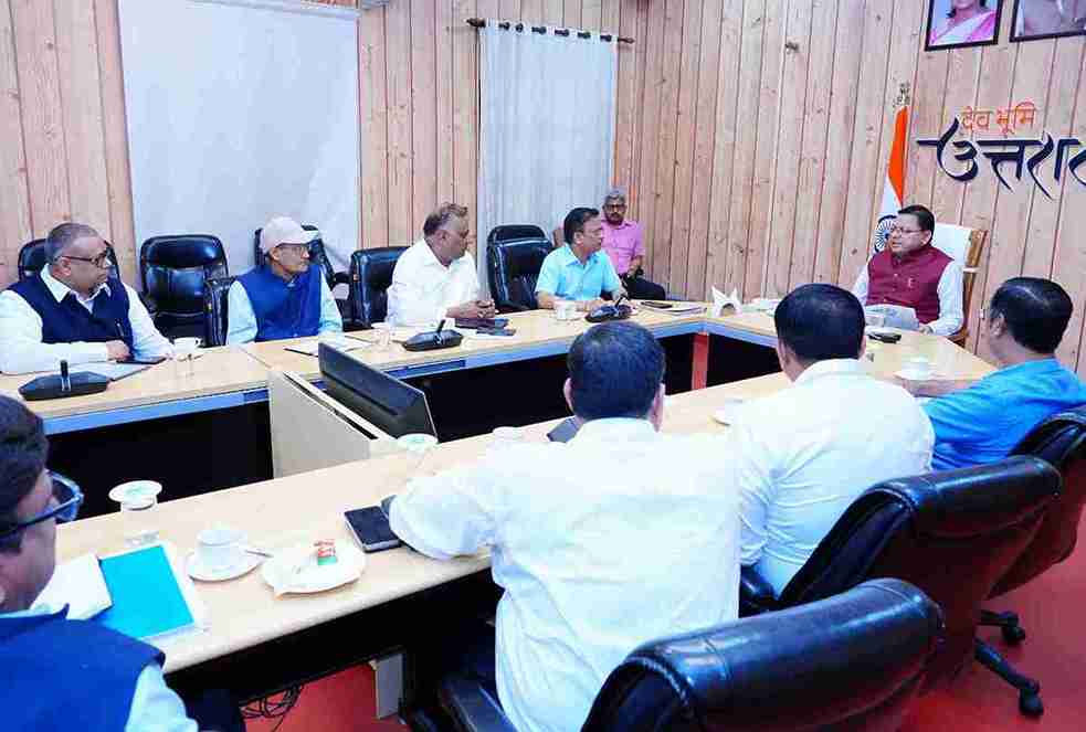 सरकारी भूमि में अतिक्रमण न हो इसके लिए मजबूत मैकेनिज्म बनाया जाए : मुख्यमंत्री