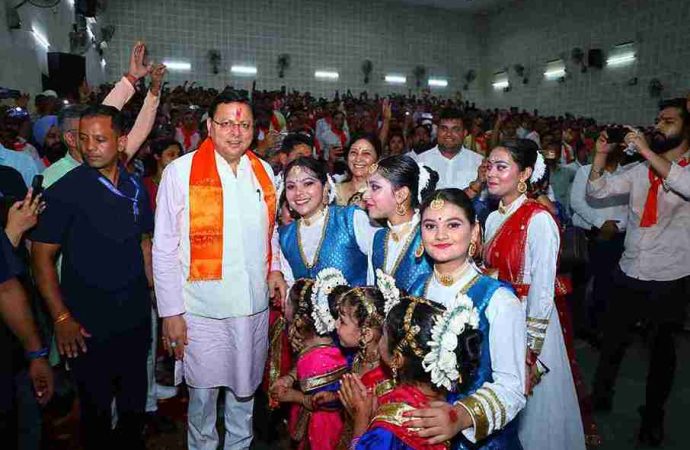 मुख्यमंत्री धामी ने युवा कार्यकर्ता सम्मेलन में की घोषणाएं, ऋषिकुल में बनेगा मदन मोहन मालवीय राज्य शोध संस्थान