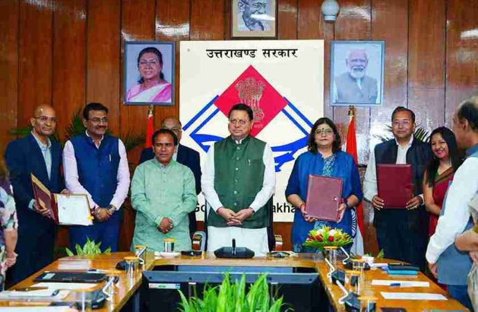 मुख्यमंत्री धामी की उपस्थिति में सचिवालय में किये गये तीन महत्वपूर्ण समझौते।