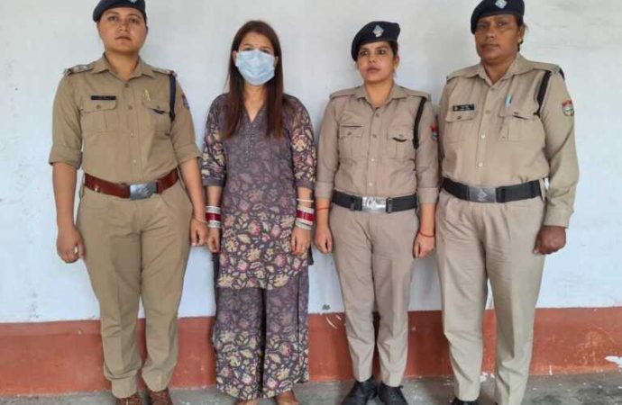 लुटेरी दुल्हन गिरफ्तार: शादी के झांसे में फंसाकर करती थी लाखों की ठगी और ब्लैकमेलिंग !