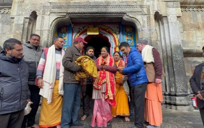 भगवान केदारनाथ के दर्शन को पहुंची दिल्ली की मुख्यमंत्री रेखा गुप्ता