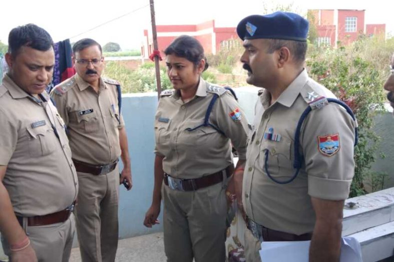 भरी दोपहरी घर से चोरों ने लाखों रुपए के जेवर किये साफ, मचा हड़कंप, लालकुआं पुलिस जांच में जुटी