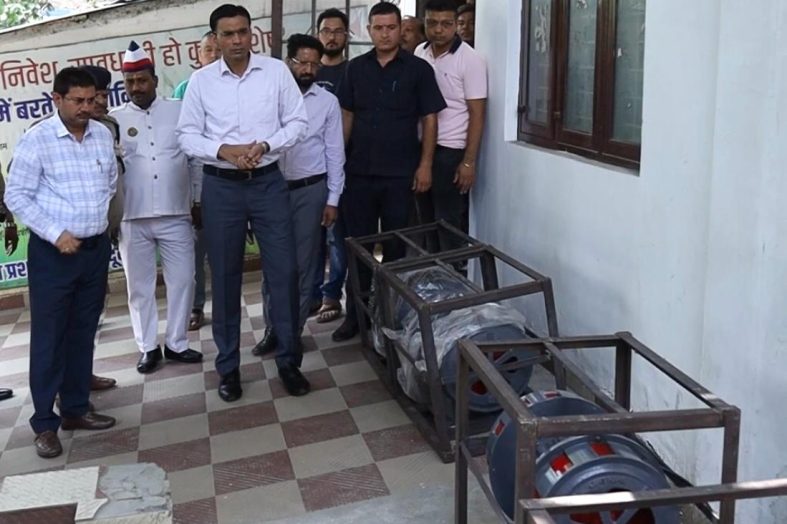 डीएम के प्रयासों से: आपातकाल जैसे हालातों में नागरिकों को अलर्ट व सुरक्षित करने हेतु; आधुनिक लांग रेंज इमरजेंसी सायरन का परीक्षण