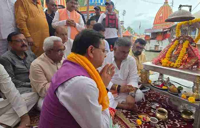 सीएम ने की सभी नदियों का ‘मां’ के समान आदर करने की अपील