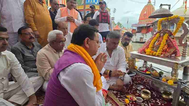 सीएम ने की सभी नदियों का ‘मां’ के समान आदर करने की अपील