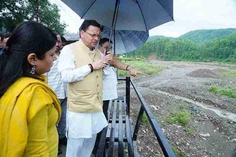 देहरादून: अतिवृष्टि प्रभावित क्षेत्रों का सीएम धामी ने किया स्थलीय निरीक्षण, राहत कार्यों में तेजी के दिए निर्देश