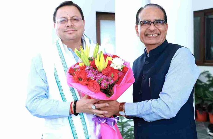 सीएम धामी ने केंद्रीय कृषि मंत्री से राज्य में योजनाओं के लिए विशेष सहयोग मांगा