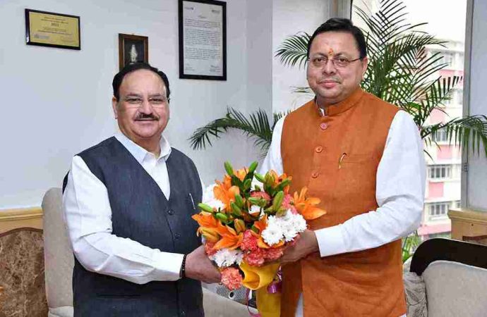 सीएम धामी ने केन्द्रीय स्वास्थ्य मंत्री जेपी नड्डा से भेंट की, एयर एम्बुलेंस विस्तार व आयुष्मान योगदान वृद्धि का अनुरोध