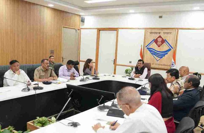 वाइब्रेंट विलेज योजनाएं जल्द पूर्ण हों, मुख्य सचिव आनन्द बर्द्धन के निर्देश