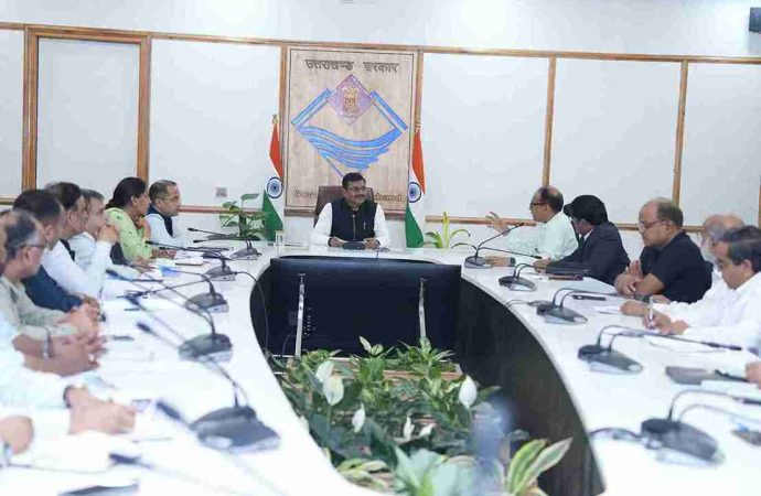 मुख्य सचिव आनंद बर्धन की अध्यक्षता में सचिवालय में व्यय समिति की बैठक आयोजित की गई।