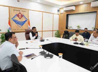 कुंभ कार्यों की समीक्षा बैठक में मुख्य सचिव के निर्देश: घाट निर्माण में गुणवत्ता और हरियाली का रखें विशेष ध्यान