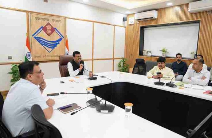 कुंभ कार्यों की समीक्षा बैठक में मुख्य सचिव के निर्देश: घाट निर्माण में गुणवत्ता और हरियाली का रखें विशेष ध्यान