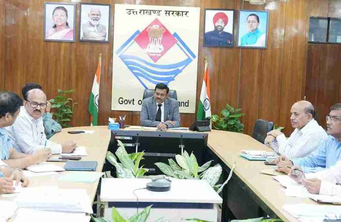 यूपीसीएल की समीक्षा बैठक: मुख्य सचिव आनंद बर्द्धन ने दी कार्ययोजना तैयार करने और तकनीकी दक्षता बढ़ाने के निर्देश