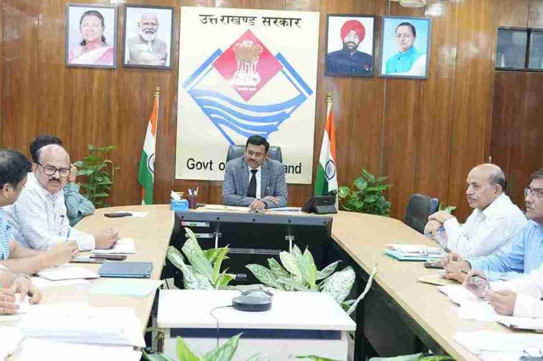 यूपीसीएल की समीक्षा बैठक: मुख्य सचिव आनंद बर्द्धन ने दी कार्ययोजना तैयार करने और तकनीकी दक्षता बढ़ाने के निर्देश