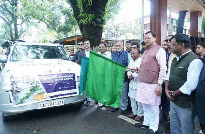 सीएम धामी ने धराली के लिए आपदा राहत सामग्री रवाना की