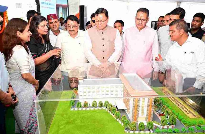 देहरादून में ₹58.32 करोड़ लागत के ग्राम्य विकास भवन का शिलान्यास, सीएम धामी ने पौधारोपण किया
