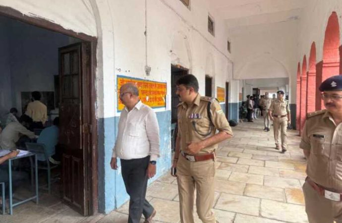 पुलिस आरक्षी भर्ती परीक्षा: एसएसपी देहरादून ने किया परीक्षा केंद्रों का निरीक्षण, सुरक्षा व्यवस्थाओं का लिया जायजा