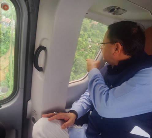 उत्तरकाशी पहुंचे मुख्यमंत्री धामी, हवाई सर्वे कर लिया राहत-बचाव कार्यों का जायजा