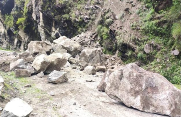 केदारनाथ यात्रा मार्ग पर हादसा – पहाड़ी से गिरे पत्थर की चपेट में आने से महाराष्ट्र के यात्री की मौत