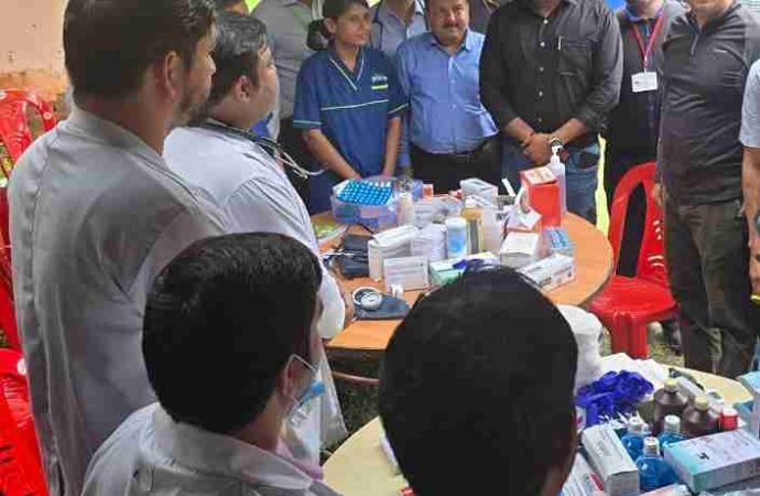 सीएम निर्देश पर स्वास्थ्य सचिव का धराली दौरा, राहत-बचाव कार्यों का निरीक्षण