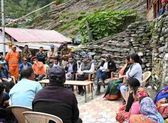 धराली आपदा प्रभावित क्षेत्र में उच्चस्तरीय समिति ने किया पुनर्वास व आजीविका सुदृढ़ीकरण का मूल्यांकन