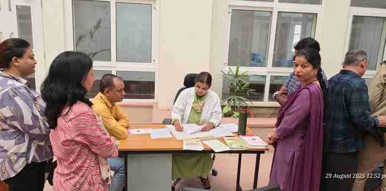तनाव से मुक्ति के लिए प्राकृतिक चिकित्सा जरूरी-स्वरूप