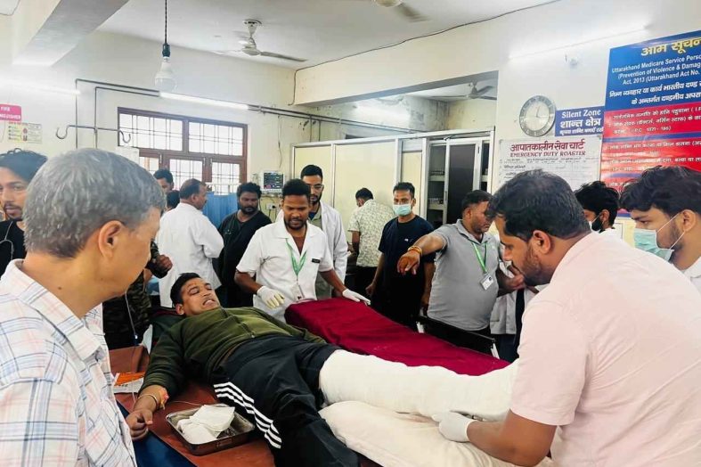 धराली आपदा में सीएम धामी की संवेदनशीलता, स्वास्थ्य टीमें बनीं जीवन रक्षक