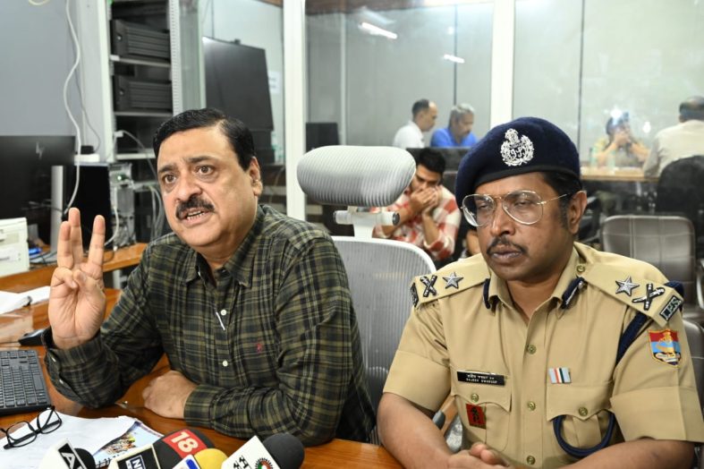 हर्षिल में भागीरथी नदी पर बनी झील से पानी निकासी के प्रयास शुरू