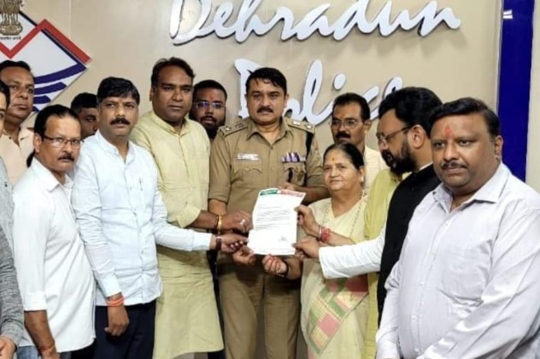 सोशल मीडिया पर भ्रामक और झूठी खबर फैलाने वालों के खिलाफ एक्शन मोड में पुलिस