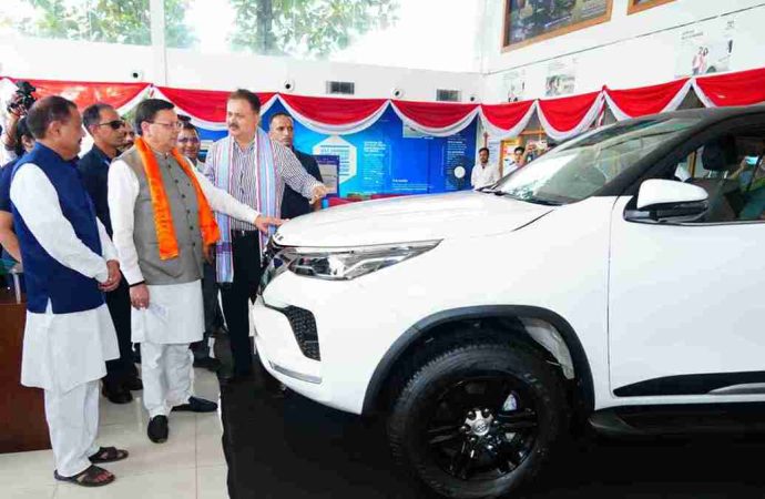 स्वदेशी अपनाओ अभियान: सीएम धामी ने स्थानीय उत्पादों को अपनाने और आसान कर प्रणाली का दिया संदेश