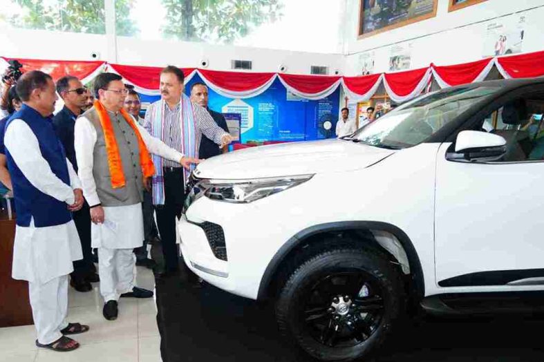 स्वदेशी अपनाओ अभियान: सीएम धामी ने स्थानीय उत्पादों को अपनाने और आसान कर प्रणाली का दिया संदेश