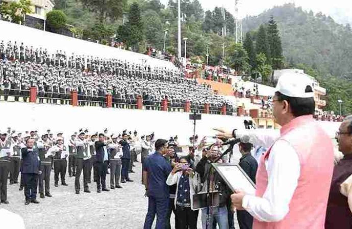 सीएम धामी ने नैनीताल में छात्रों को दिलाई गंगा स्वच्छता शपथ, जनभागीदारी पर दिया जोर