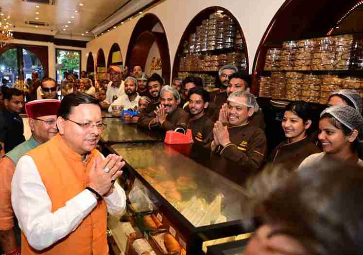 सीएम धामी ने किया देहरादून में “GST बचत उत्सव” का शुभारंभ, व्यवसायियों से की बातचीत