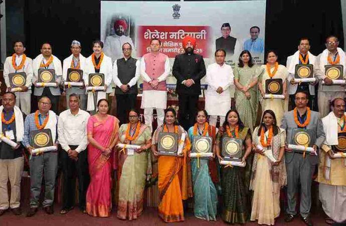 राजभवन में ‘‘शैलेश मटियानी राज्य शैक्षिक पुरस्कार’’ सम्मान समारोह हुआ आयोजित