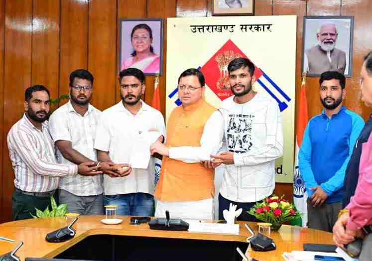 बेरोज़गार संघ प्रतिनिधिमंडल ने मुख्यमंत्री धामी से की भेंट