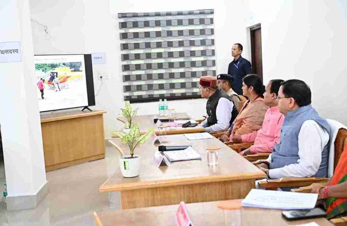 मुख्यमंत्री धामी ने लिया रुद्रप्रयाग जनपद के आपदा प्रभावित क्षेत्रों का जायजा