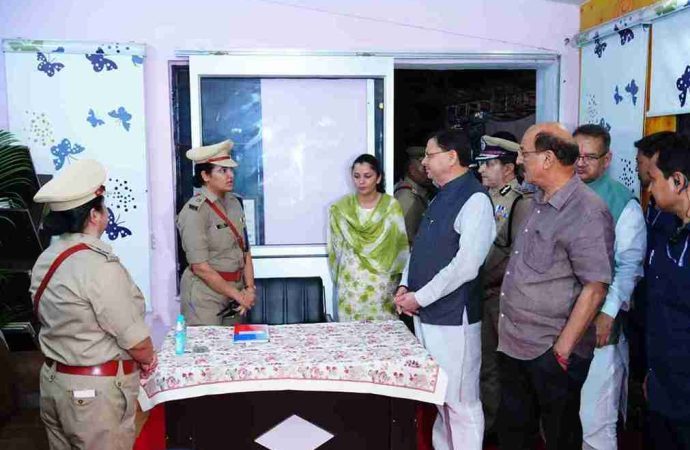 मुख्यमंत्री धामी ने डालनवाला थाने में स्थापित 13 लॉन्ग रेंज आधुनिक सायरनों का किया लोकार्पण