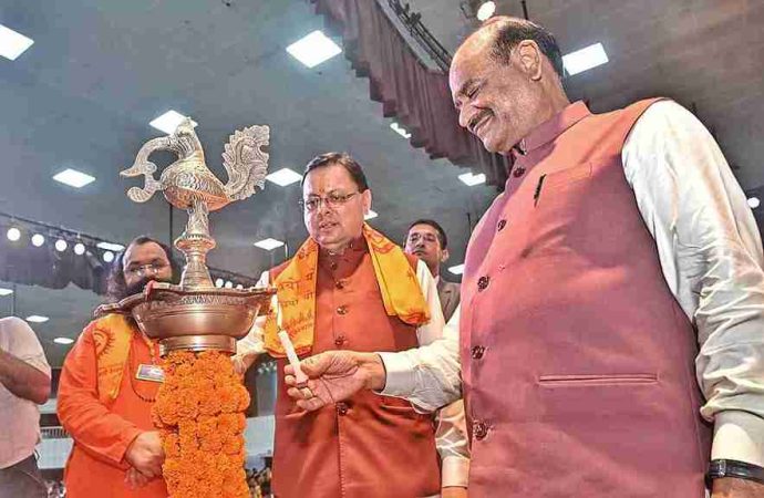 हरिद्वार: लोकसभा अध्यक्ष ओम बिरला और सीएम धामी ने किया इंडियन एआई समिट का शुभारंभ