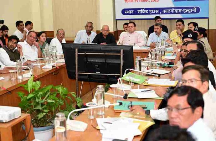 आपदा प्रभावित क्षेत्रों में तेज़ी से राहत और पुनर्निर्माण कार्य सुनिश्चित करें – CM धामी का सख्त निर्देश