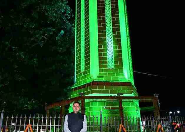मुख्यमंत्री धामी ने किया देहरादून के ऐतिहासिक घण्टाघर के भव्य रूपांतरण एवं स्वचालित प्रकाश व्यवस्था का लोकार्पण