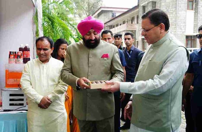 राजभवन में अंतर्राष्ट्रीय सहकारिता वर्ष-2025 के उपलक्ष्य पर आयोजित ‘सहकारिता में सहकार’ कार्यक्रम आयोजित हुआ।