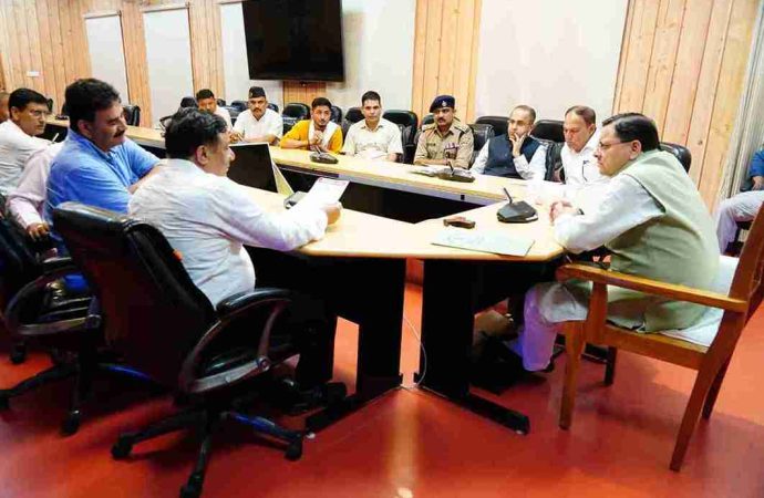 मुख्यमंत्री से शिक्षक संघ की मुलाकात, मांगों के समाधान का दिया आश्वासन