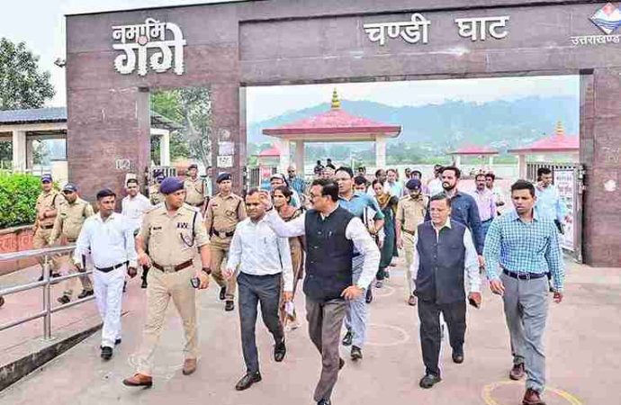 मुख्य सचिव आनंद बर्द्धन ने किया स्थलीय निरीक्षण, 2027 कुंभ के लिए तैयारियों का लिया जायजा