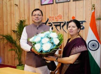 उत्तराखंड क्रिकेट को लेकर नई सचिव की सीएम से मुलाकात, विकास योजनाओं पर चर्चा