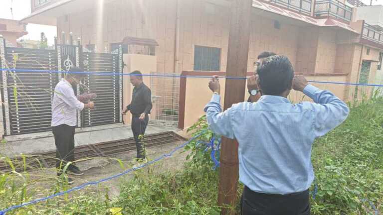 हर्बटपुर–विकासनगर में एमडीडीए की ताबड़तोड़ कार्रवाई– अवैध प्लॉटिंग व निमार्णों पर शिकंजा, कई बहुमंज़िला भवन सील