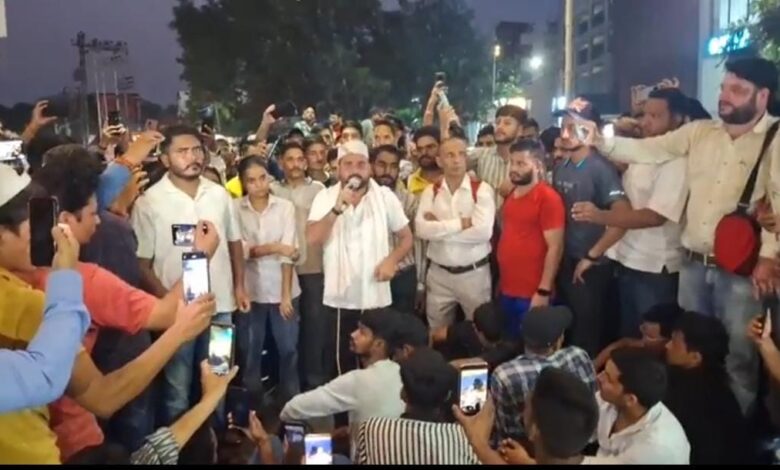 परेड ग्राउंड पर गूंजे ‘आजादी’ के नारे, परीक्षा निरस्तीकरण की मांग पर अड़े बेरोजगार, खुफिया और पुलिस सतर्क